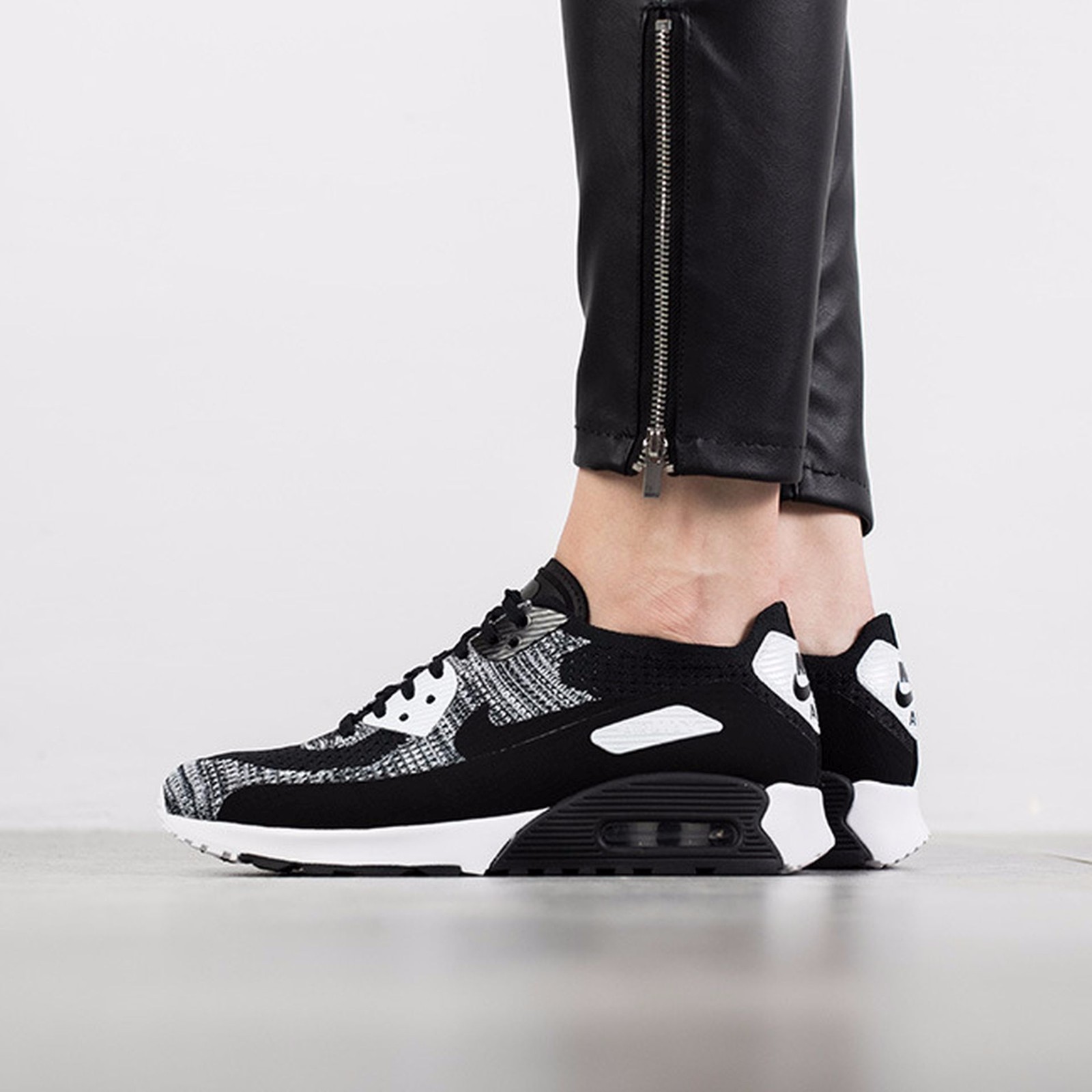 nike air max 90 ultra 2.0 flyknit black white